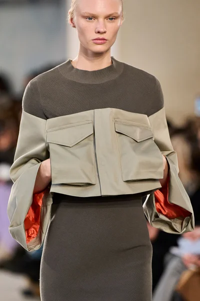 Look 37